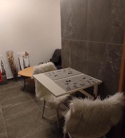 Apartman Malina Fužine Eksteriør billede